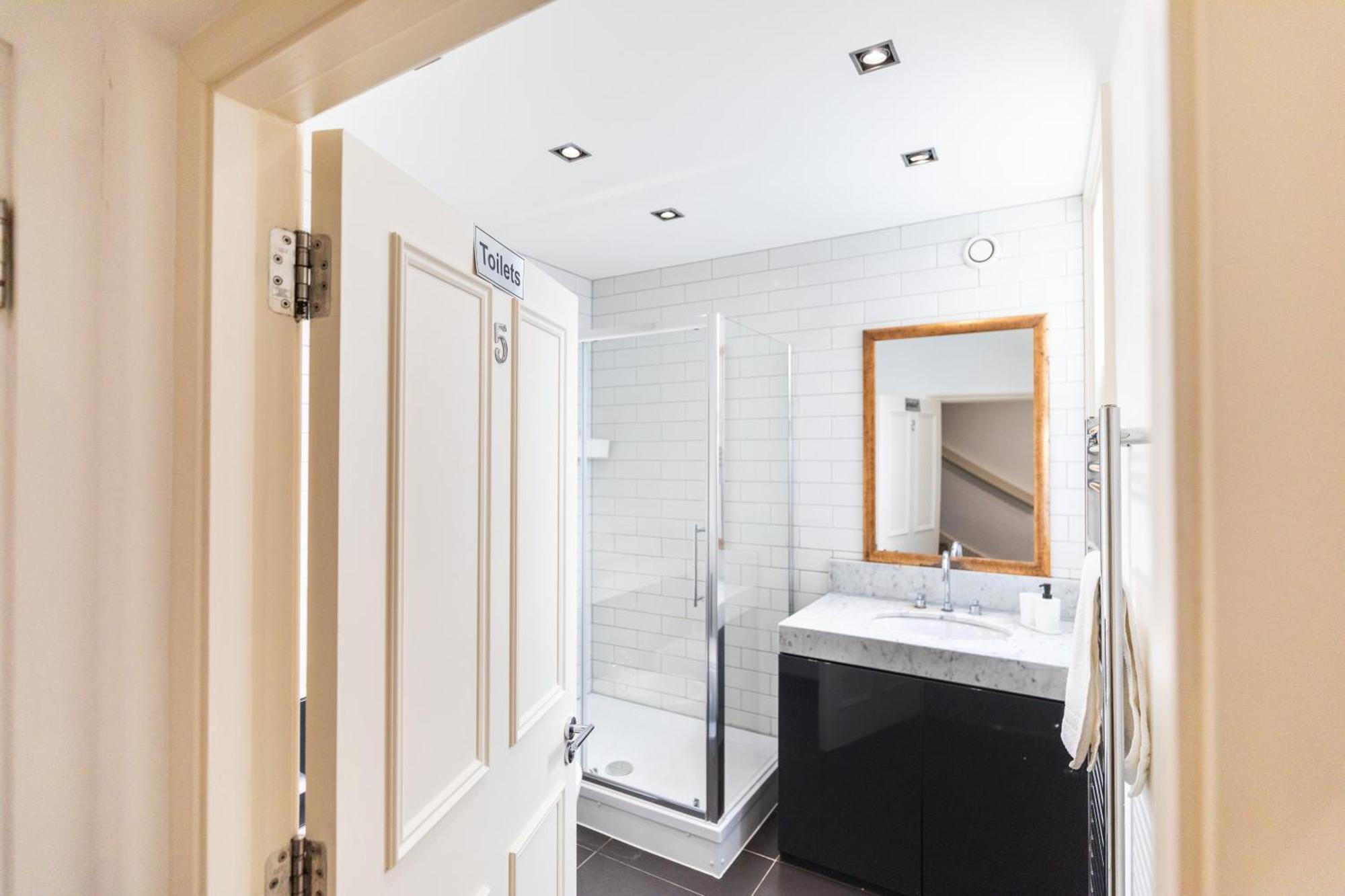 The Chapter - Mayfair Residences London Bagian luar foto
